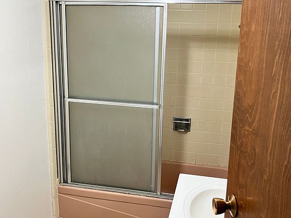 5th image of 1060 Marjorie St #6