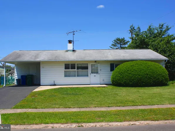 61 Shepherd Ln, Levittown, PA 19055