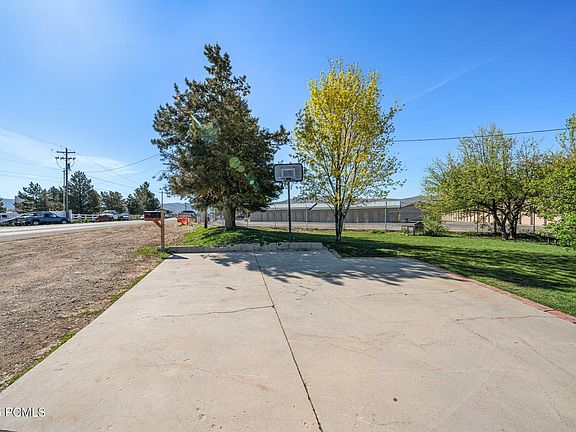 4th image of 1390 S Industrial Pkwy