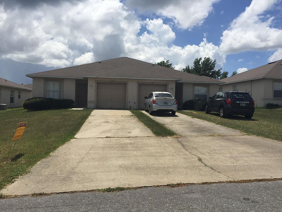 1st image of 2627 Hollow Ln