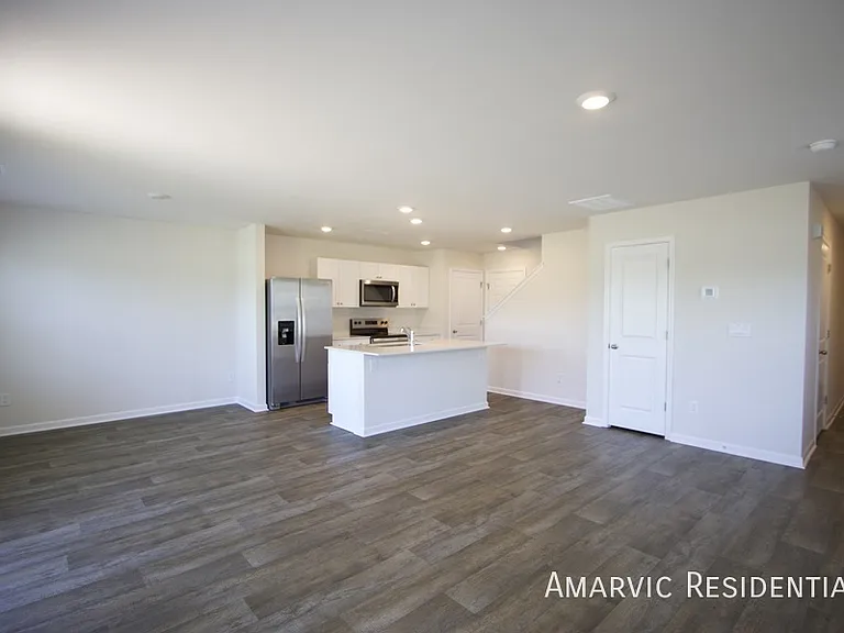 175 Seymour Village Dr — Photo 7