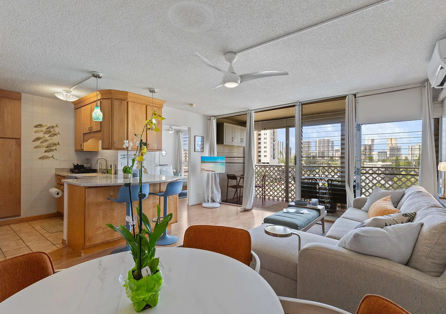 Relaxing 1BR/1BA Condo in Honolulu — Photo 1