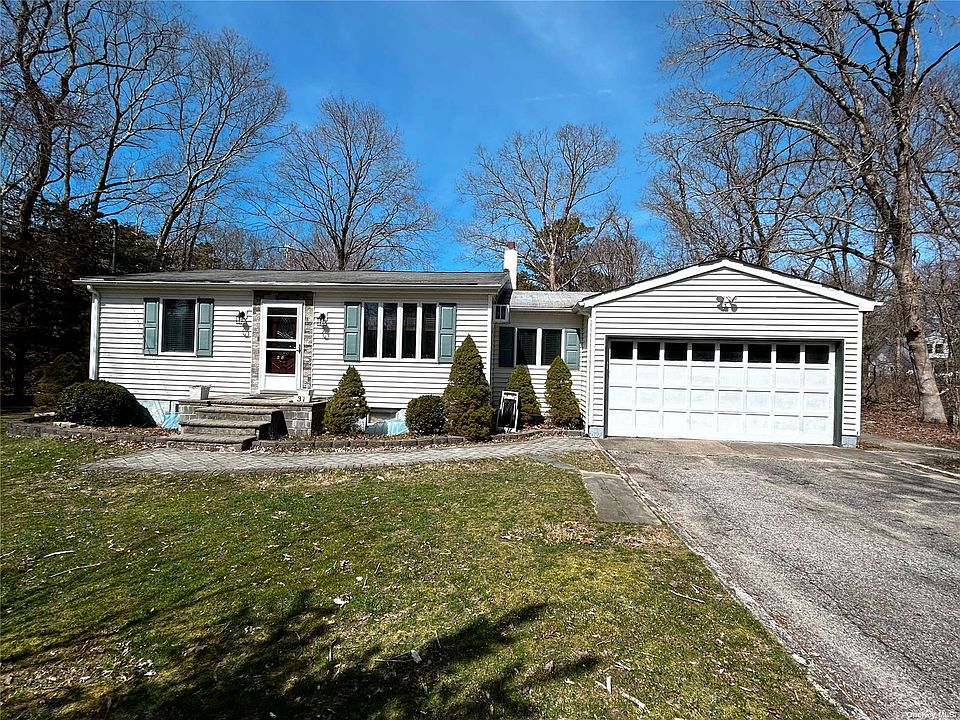 31 Gull Dip Road, Ridge, NY 11961 | Zillow