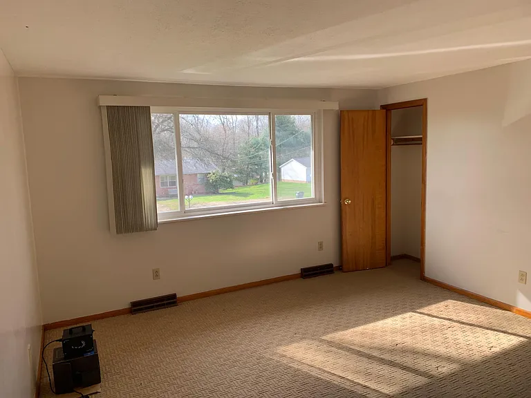 224 Sippo Ave NW — Photo 3