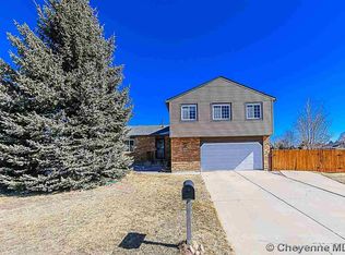 5549 Chapel Hill Dr, Cheyenne, WY 82009