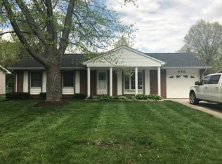 643 White Oak Dr, Chatham, IL 62629