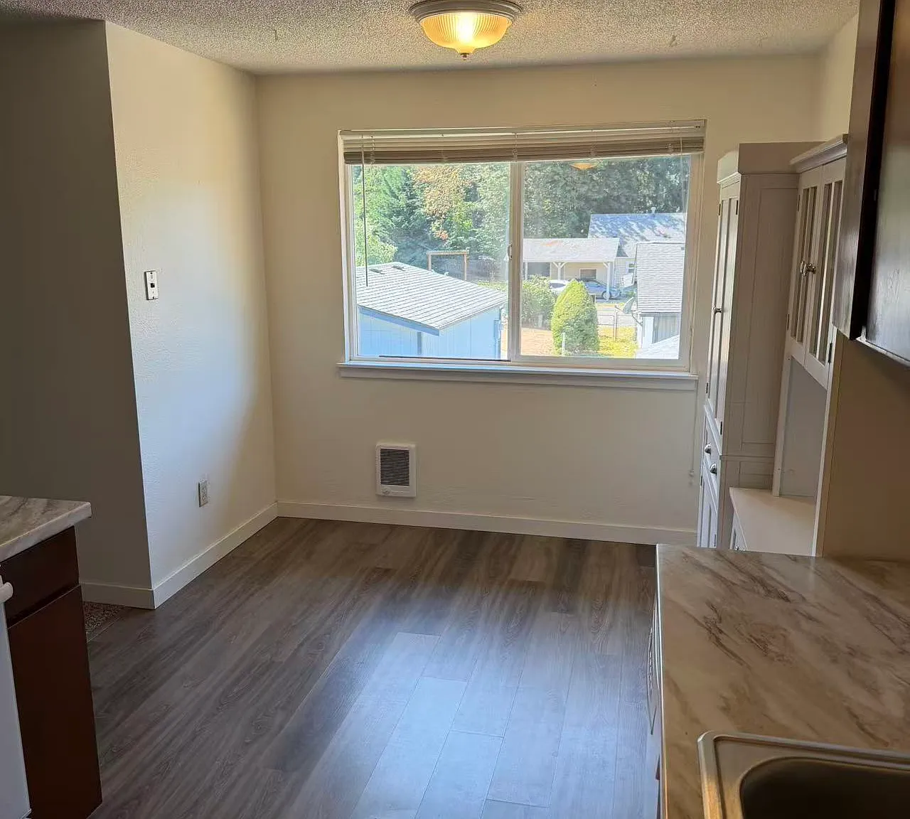 2 bed, 1060 sqft, $1,595 — Photo 4