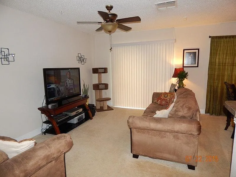 2 bed, 2.5 bath, 1275 sqft, $1,900 — Photo 3