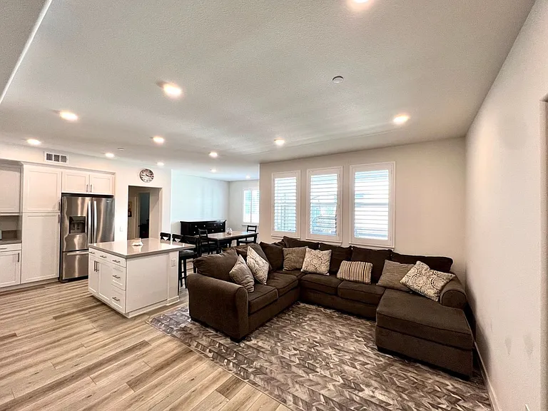 9369 Solaire Pl — Photo 10