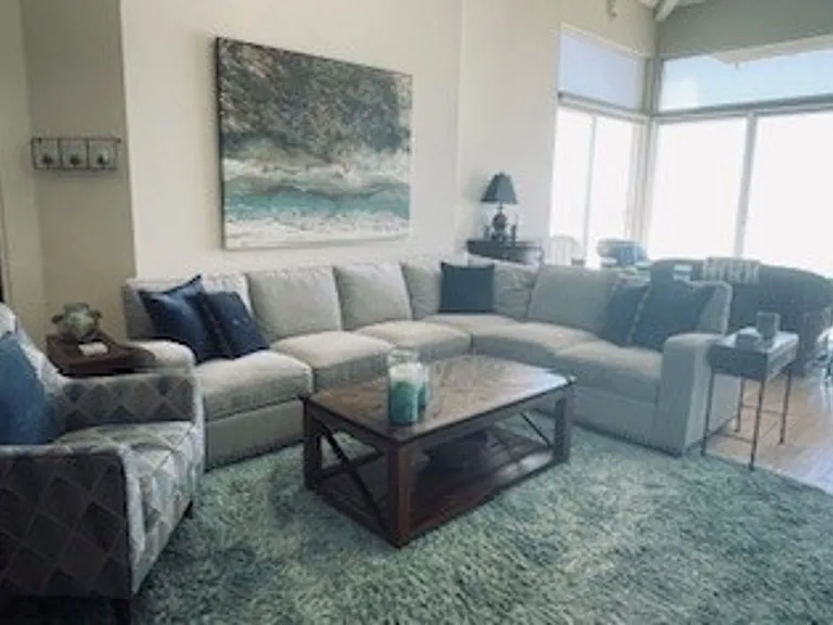 692 Ocean Ln — Photo 7