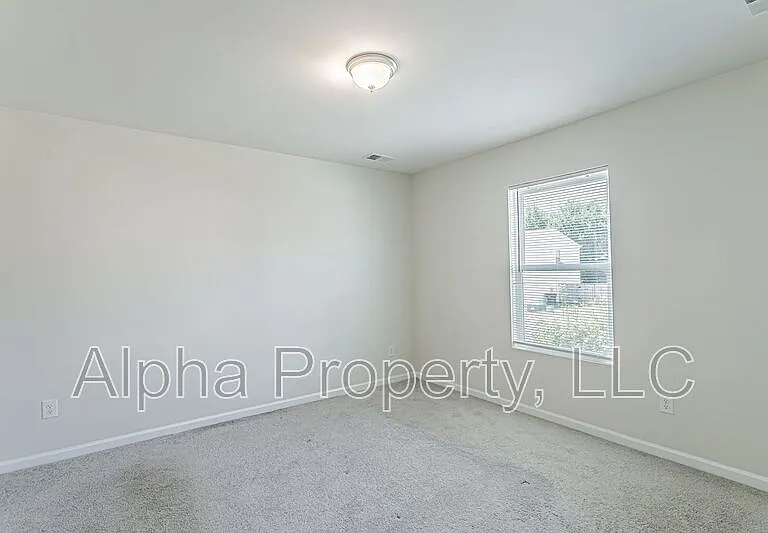 304 Long Grove Ln — Photo 4