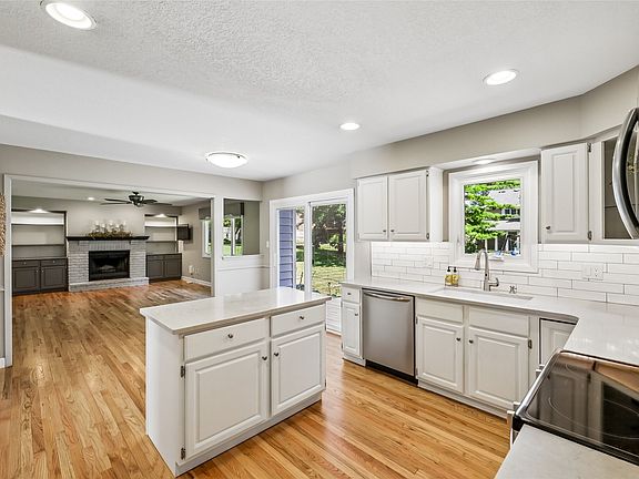5th image of 9617 Tanglewood Dr