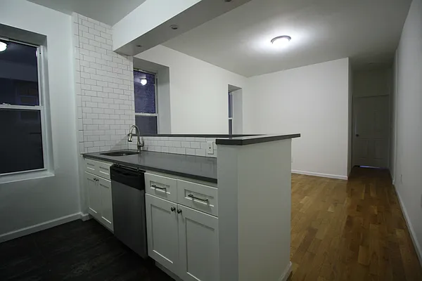 Rented by Bold New York | media 12