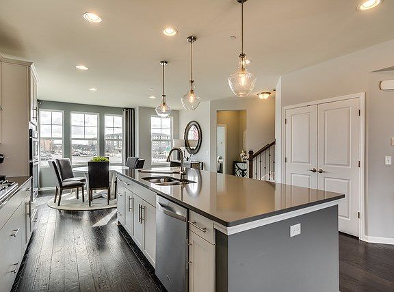 4th image of 3552 Irving Pl #0