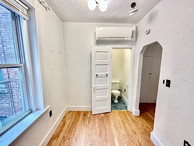 1 bed, 9999 sqft, $2,550 — Photo 4