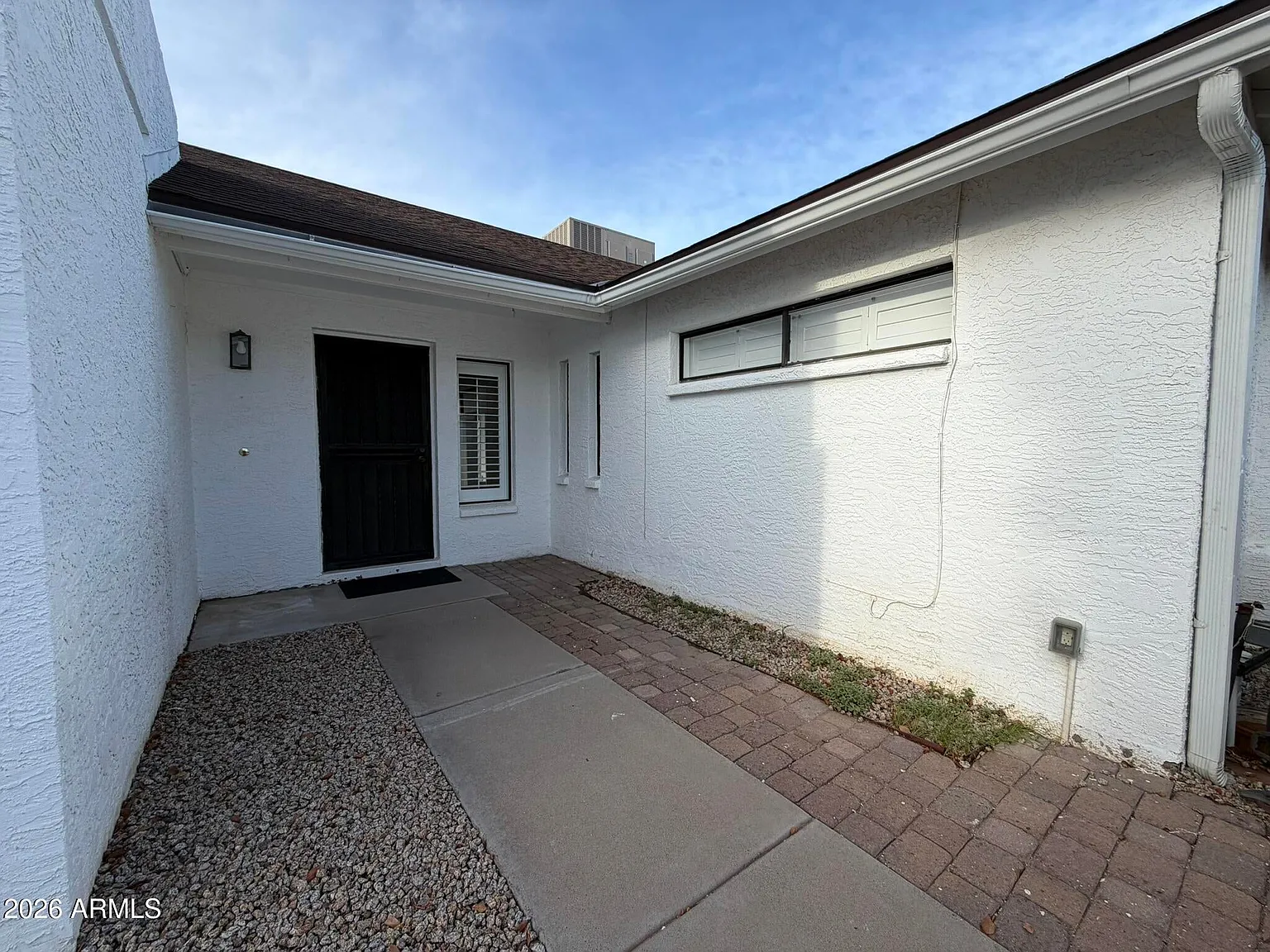 2 bed, 1228 sqft, $2,000 — Photo 2