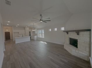 608 Kyle Dr, Tioga, TX 76271