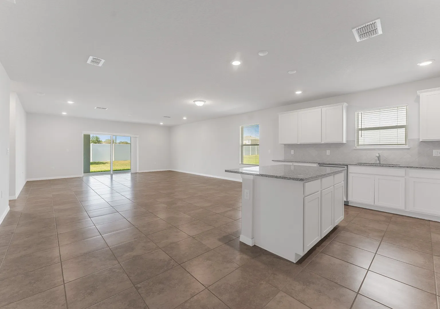 Stunning 3 Br + Office / 2 Ba / 2 Car Garage Home! — Photo 4
