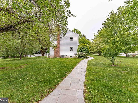 4th image of 1239 Upton Cir