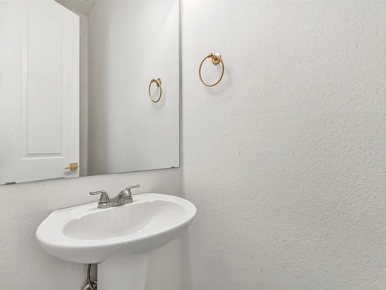 5906 Saint Augustine St #A — Photo 11