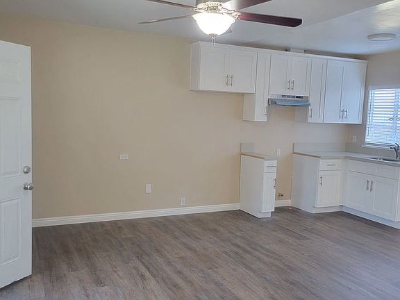 3rd image of 2552 Cedar Ave APT B