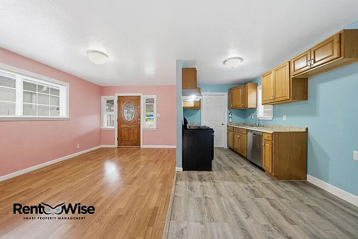657 Hurlingame Ave — Photo 7