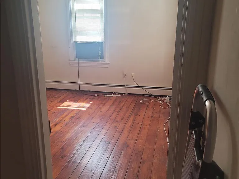 440 New St — Photo 10