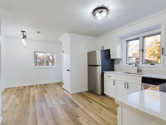 3rd image of 30 Furness St #2