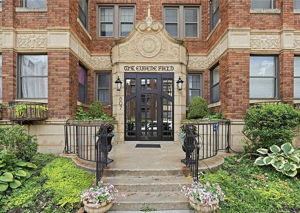 1st image of 807 W 48th St APT 602