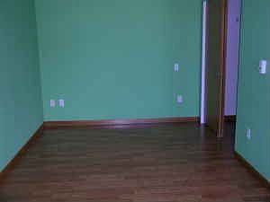 Large, chic studio with lots of possiblities.