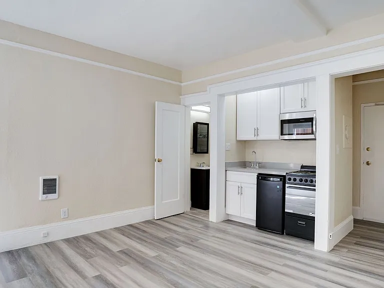 621 Taylor St — Photo 8