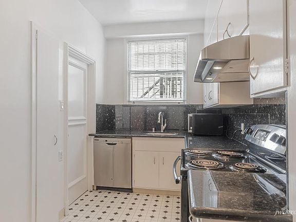 3rd image of 2201 Pacific Ave APT 206