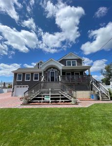 315 Linton Avenue, Lindenhurst, NY, 11757