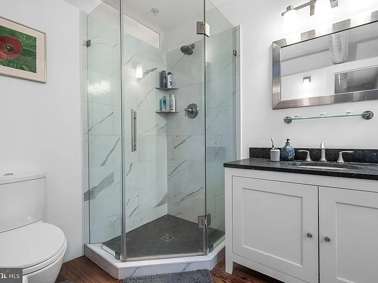 1210 Queen St #5 — Photo 29