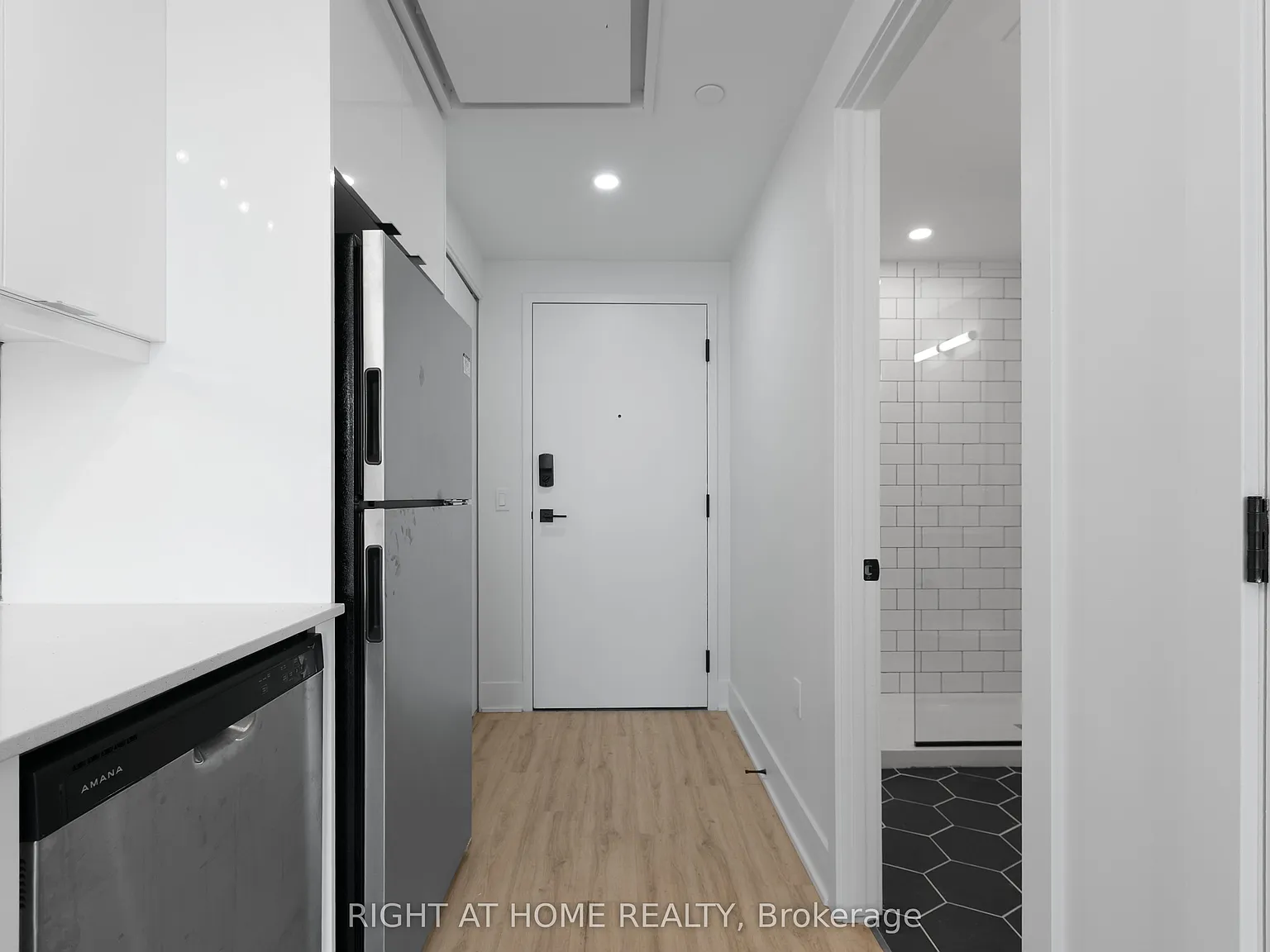 Studio, $2,150 — Photo 2