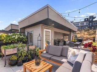 5711 Vanderneuk Rd #102, Nanaimo, BC V9T5H3