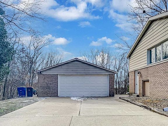 2nd image of 5260 Chastain Dr