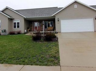 171 Deer Run, Fall River, WI 53932