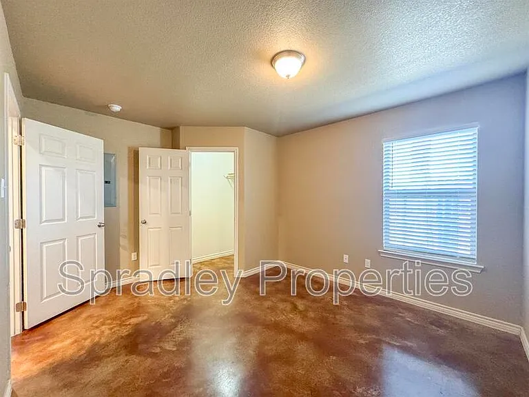 1560 Vani Ct — Photo 6