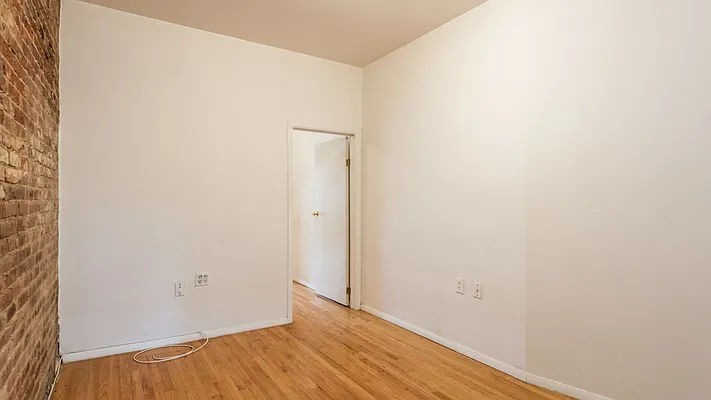 Rented by Nooklyn NYC LLC | media 16