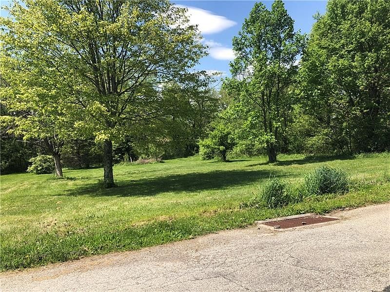 1st image of 8 Hart Ave