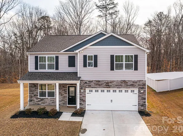 3843 Rosewood Dr, Mount Holly, NC 28120