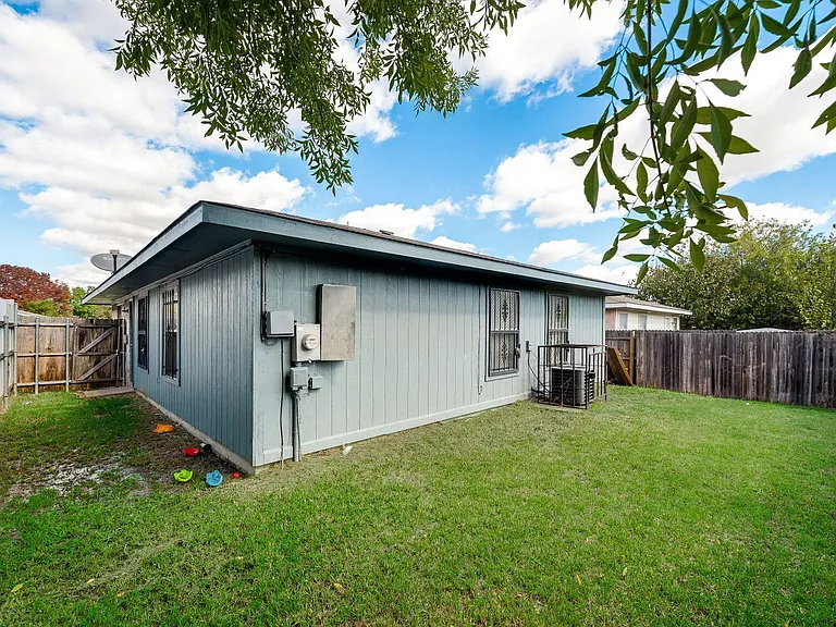 10340 Blackjack Oaks Dr — Photo 18