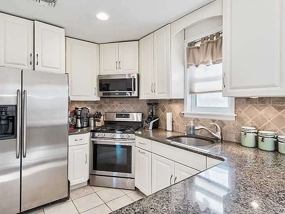 4th image of 82 Baltimore Ave