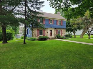 617 2nd St W, Cresco, IA 52136