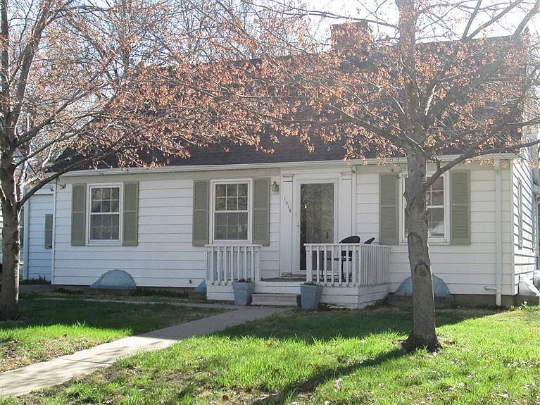 2nd image of 1018 Lawrence St