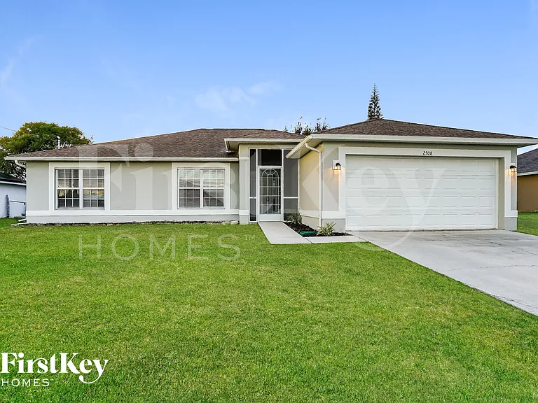 2508 NW 7th St — Photo 1