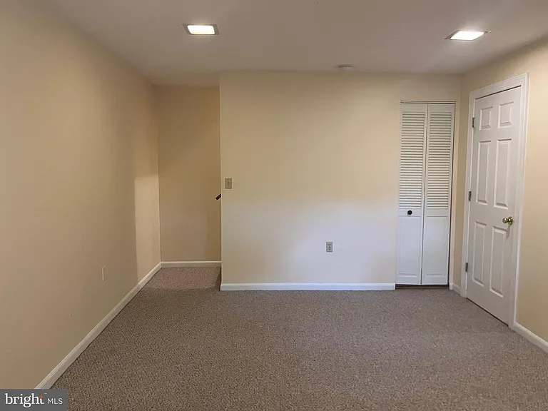 39 Triple Crown Ct — Photo 10