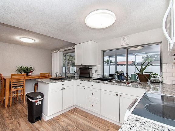 3rd image of 3604 Wiltshire Dr