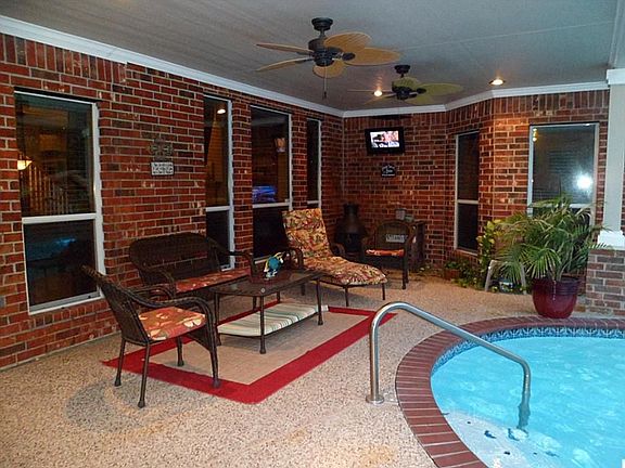 3rd image of 2706 Arrowhead Creek Ln